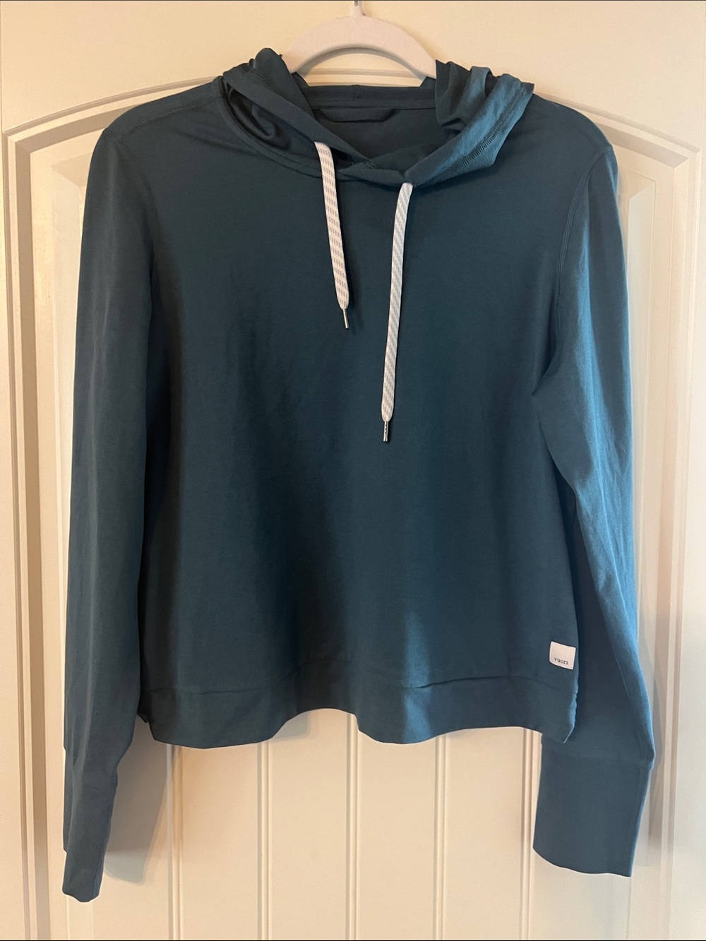 Vuori Teal Pullover Hoodie with Drawstrings women’s size medium